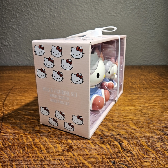 Hello Kitty Mug and Figurine Set NIB - Picture 5 of 11